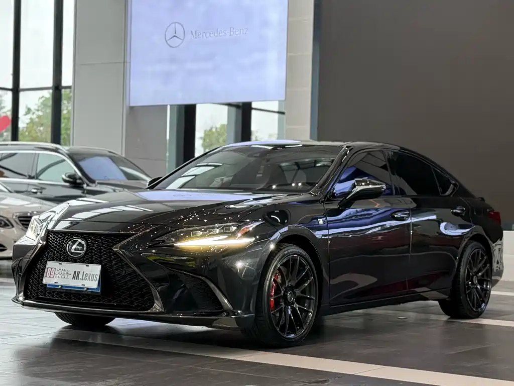 Lexus ES 2021