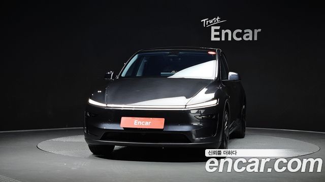 Tesla Model Y 2025