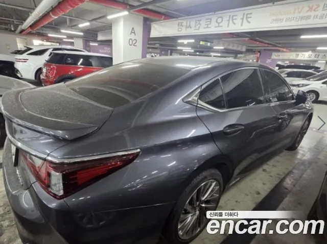 Lexus ES 2021