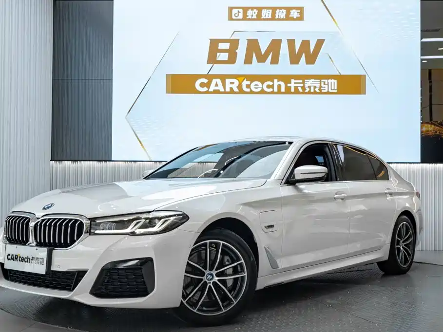 BMW 5 серии 2023