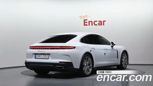 Porsche Panamera 2024