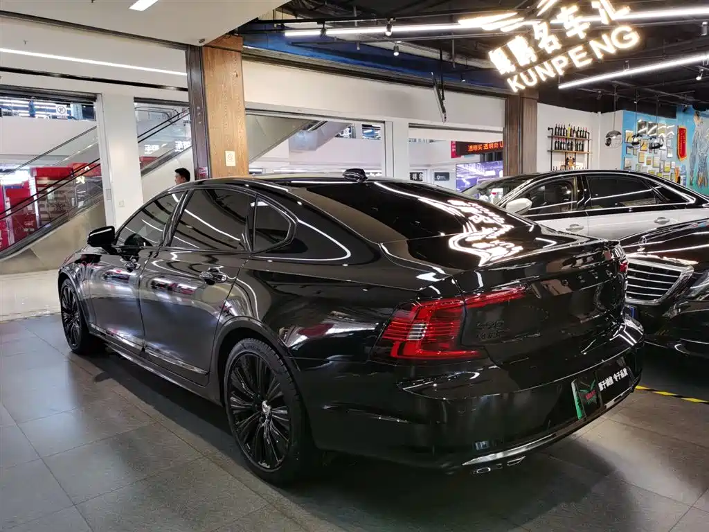 Volvo S90 2023