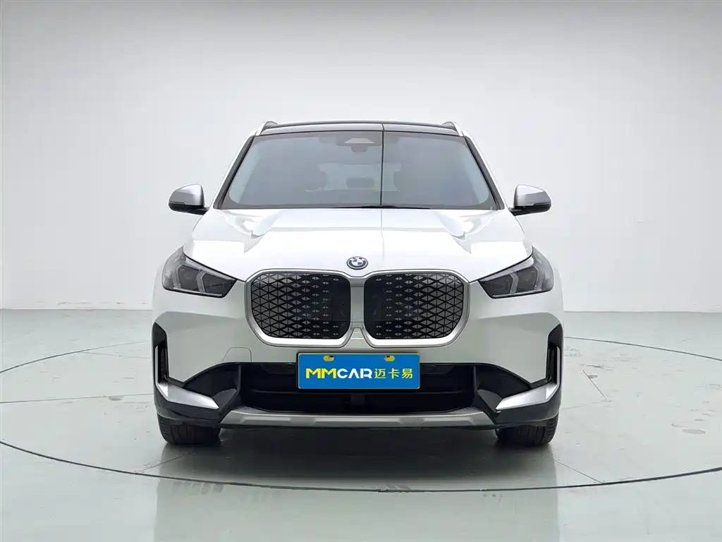 BMW iX1 2024