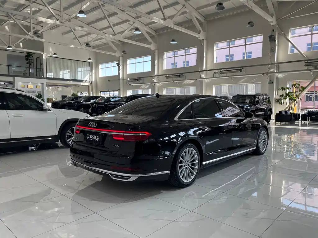 Audi A8 2022