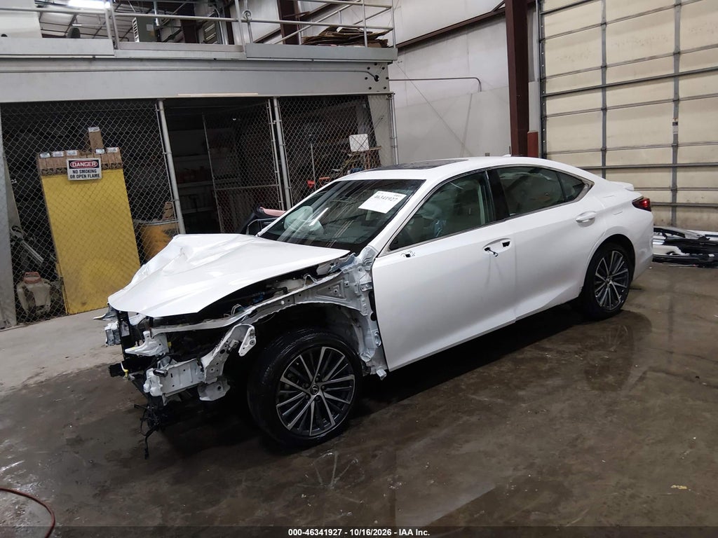 Lexus ES 2025
