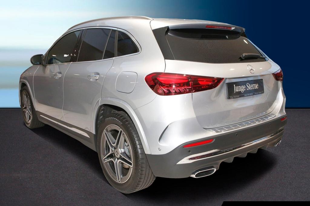 Mercedes-Benz GLA 200 2025