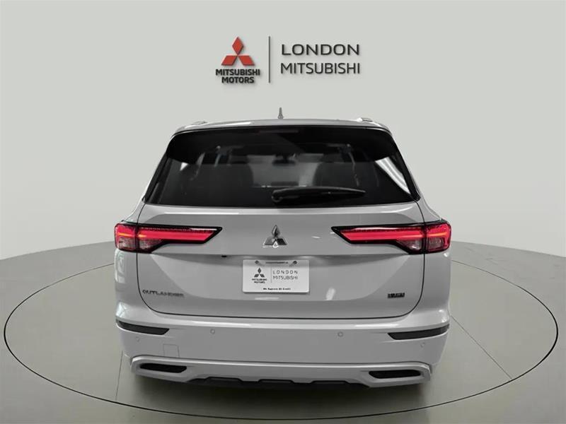 Mitsubishi Outlander 2024