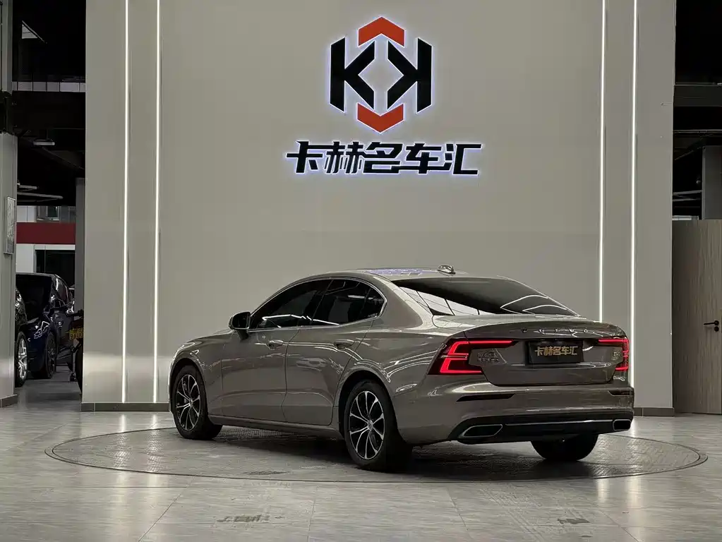 Volvo S60 2022