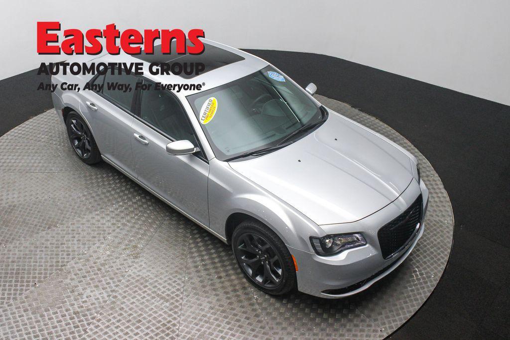 Chrysler 300 2023