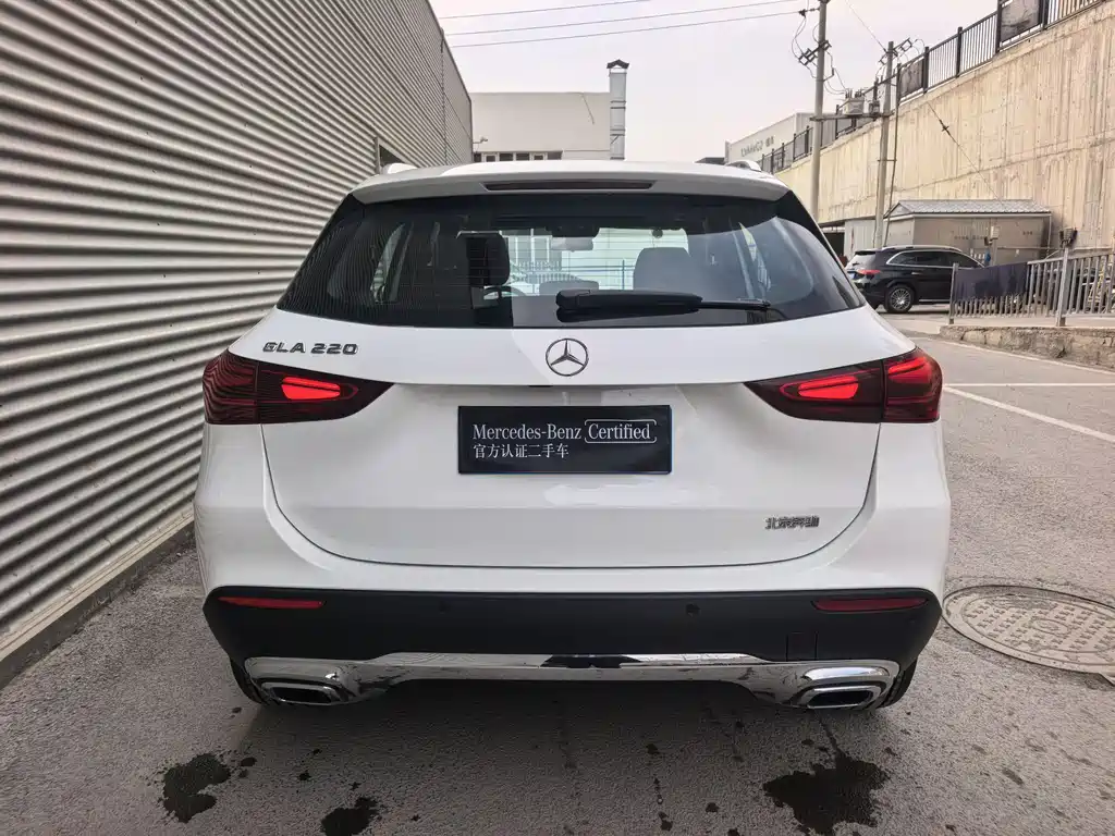 Mercedes-Benz GLA 2024