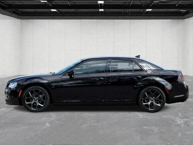 Chrysler 300 2023