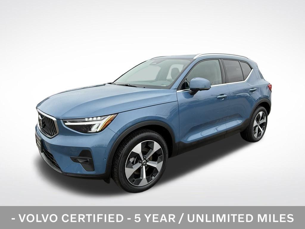 Volvo XC40 2025