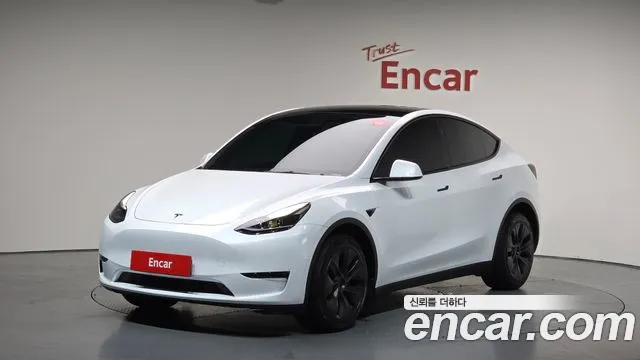 Tesla Model Y 2024