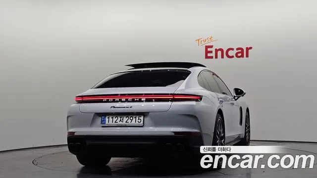 Porsche Panamera 2024
