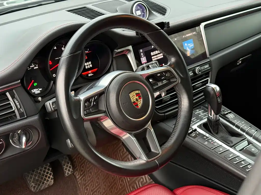 Porsche Macan 2021
