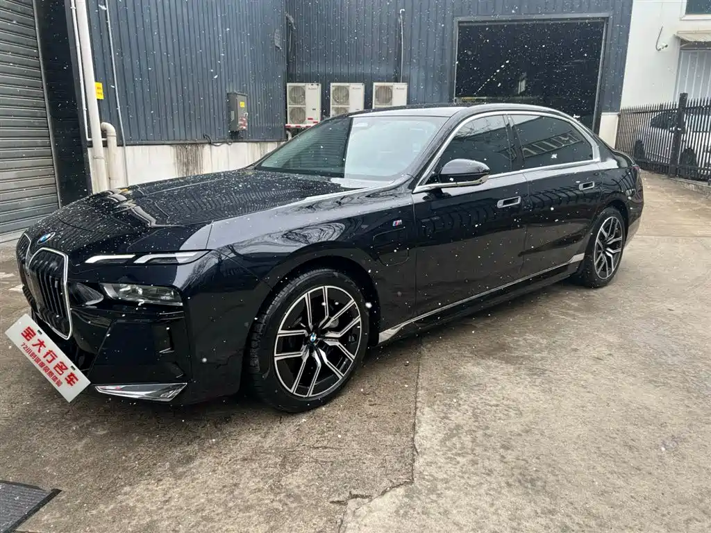 BMW i7 2024