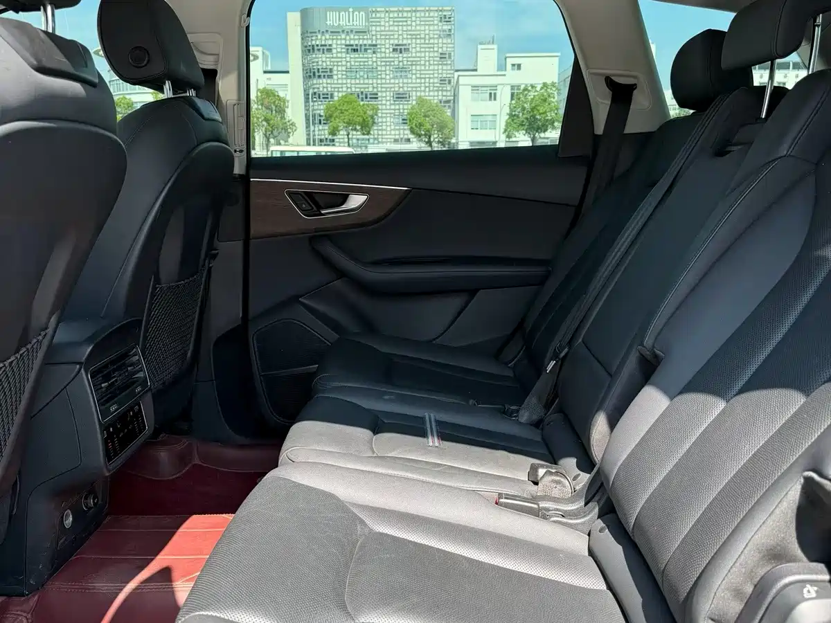 Audi Q7 2024