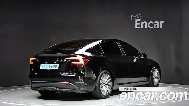 Tesla Model 3 2025