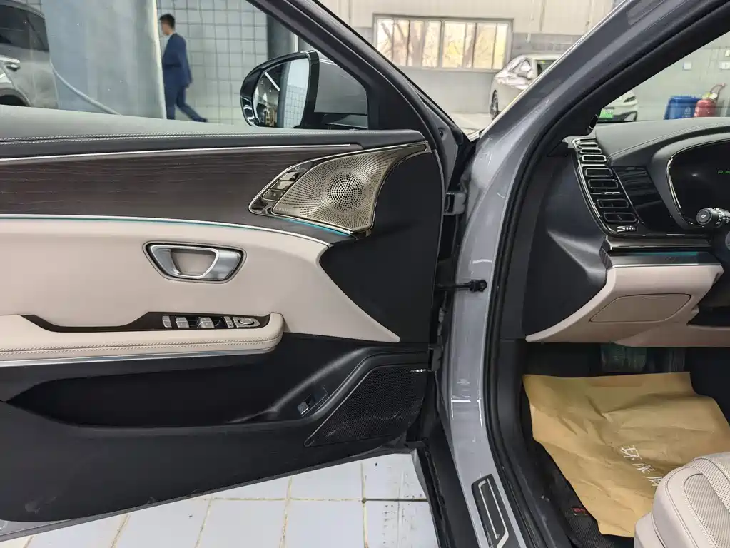 BYD Han 2025