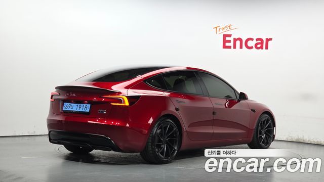 Tesla Model 3 2024