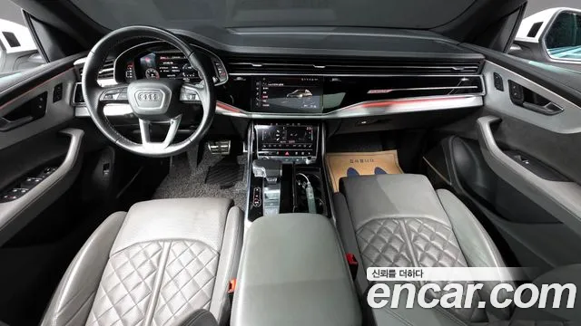 Audi Q8 2021