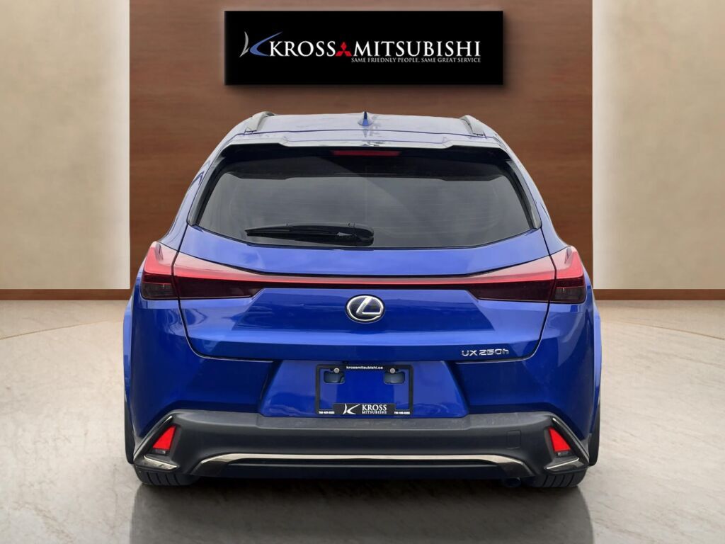 Lexus UX 2022