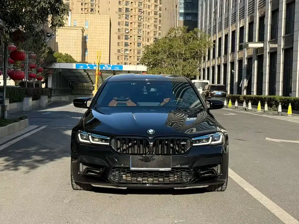 BMW M5 2021