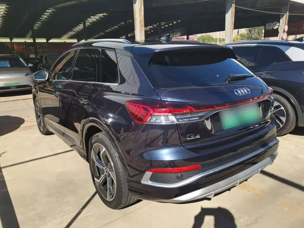 Audi Q4 e-tron 2024