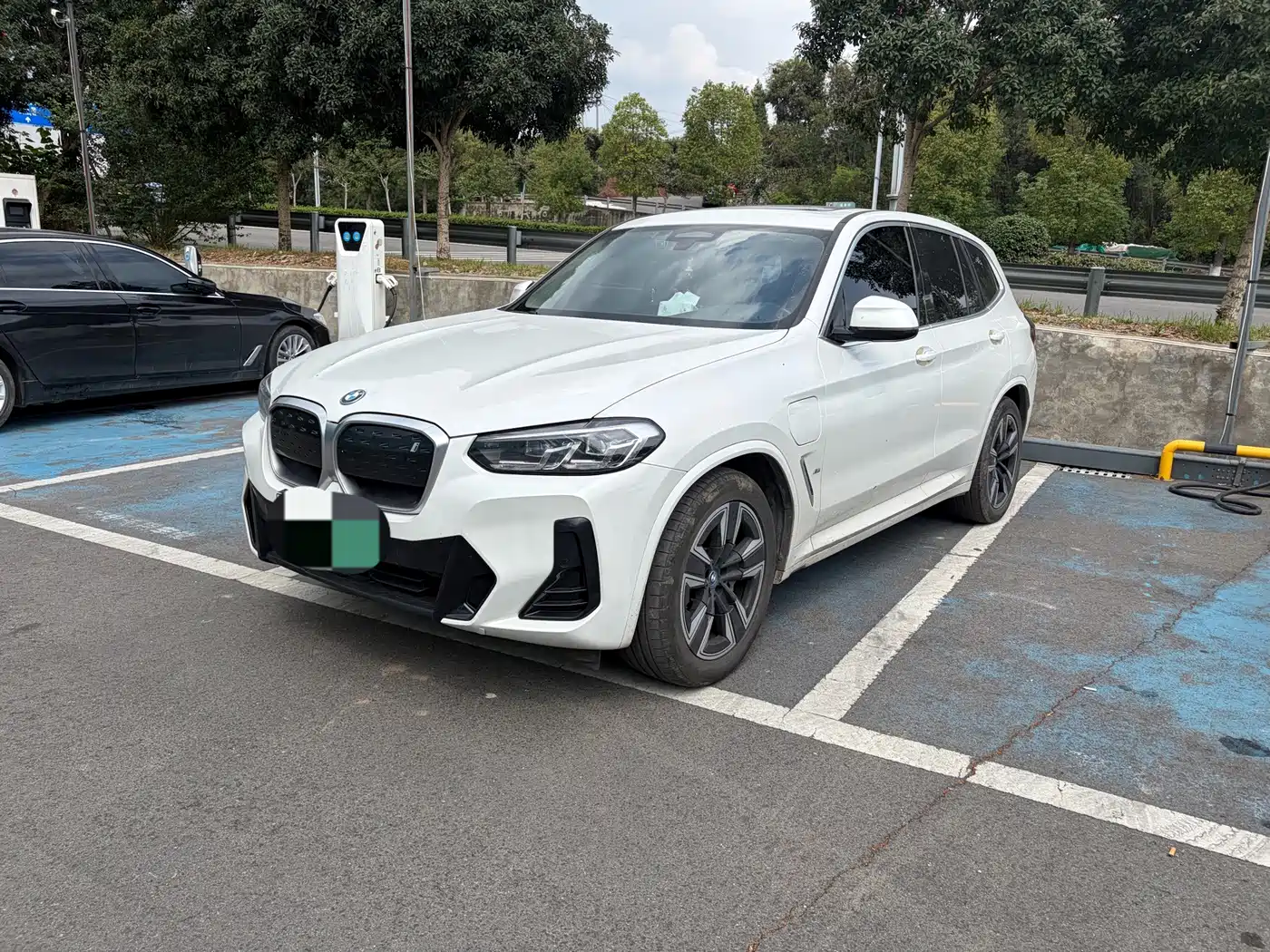 BMW iX3 2023