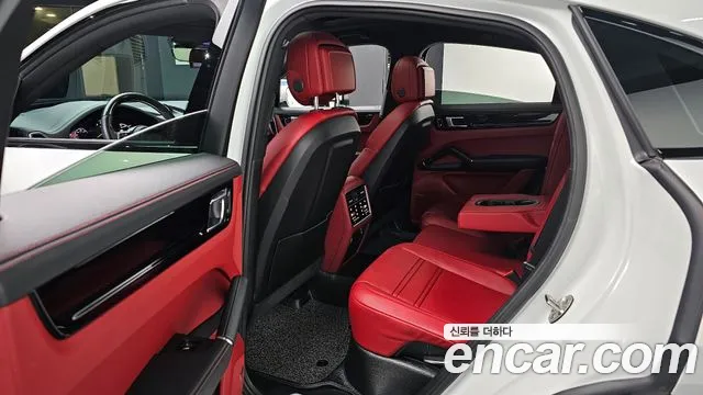 Porsche Cayenne 2021