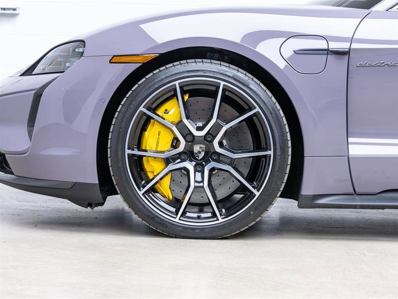 Porsche Taycan 2025