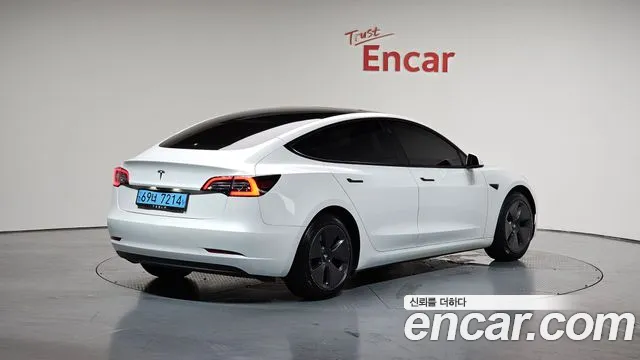 Tesla Model 3 2022