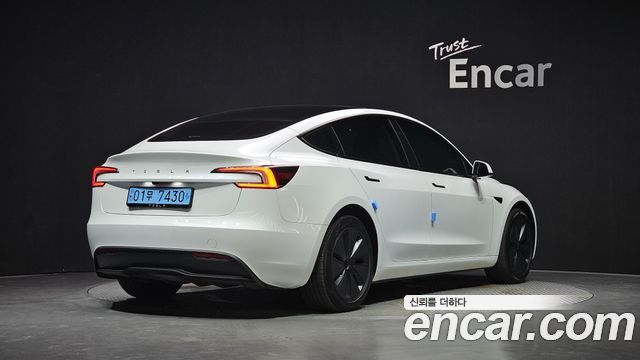Tesla Model 3 2024