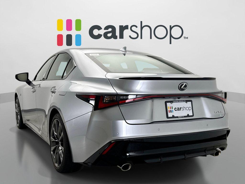 Lexus IS 2025