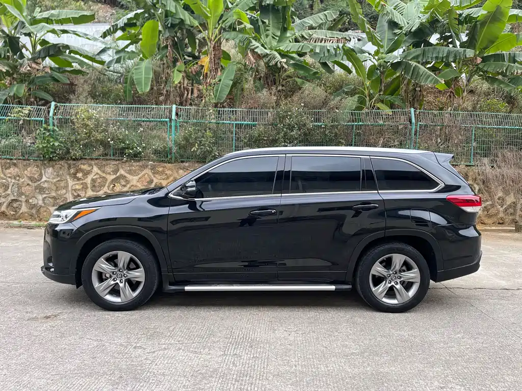 Toyota Highlander 2021