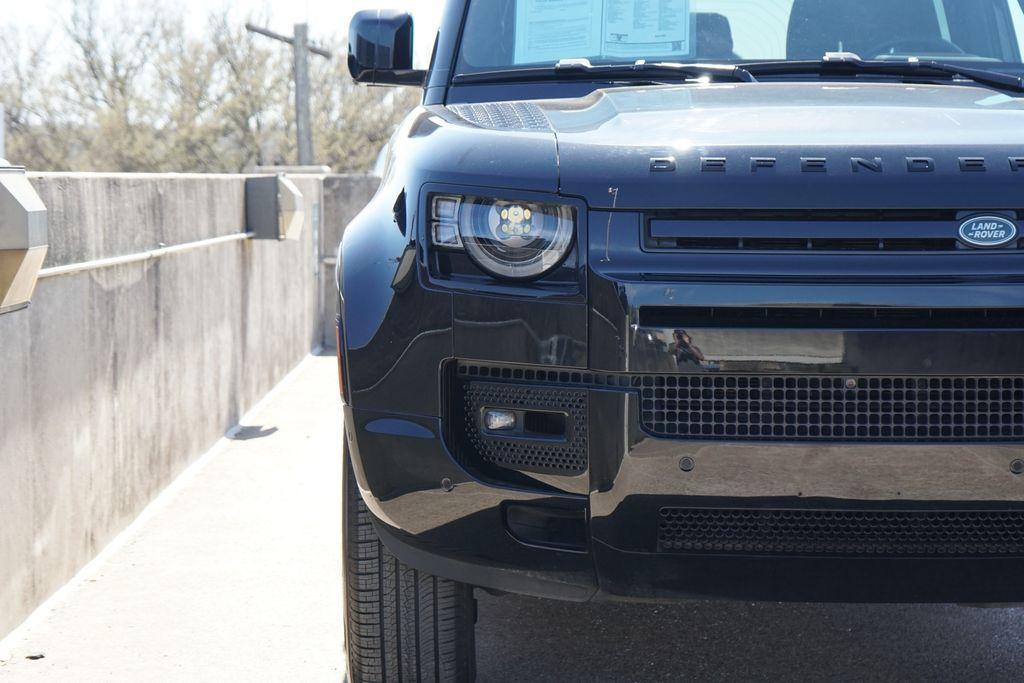 Land Rover Defender 2023