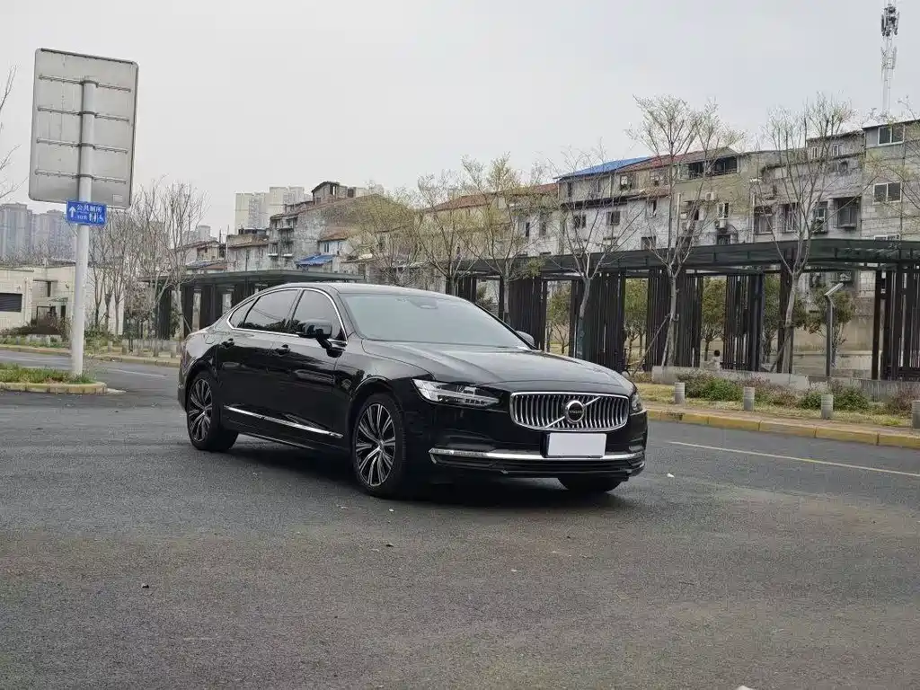 Volvo S90 2024