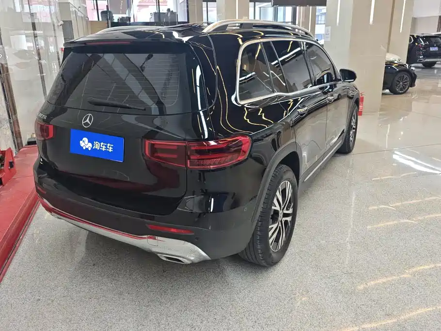 Mercedes-Benz GLB 2025