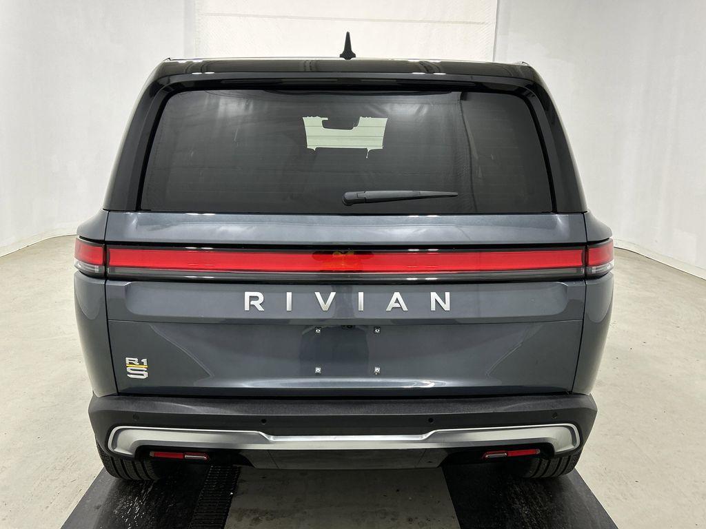 Rivian R1S 2024