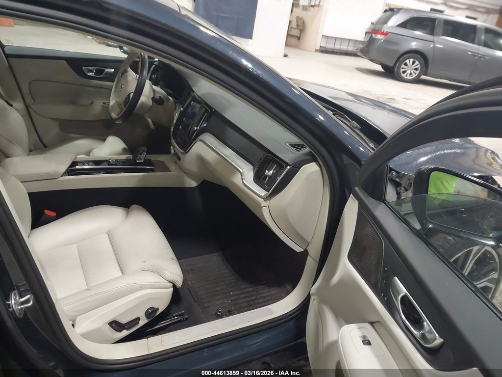 Volvo S60 2024