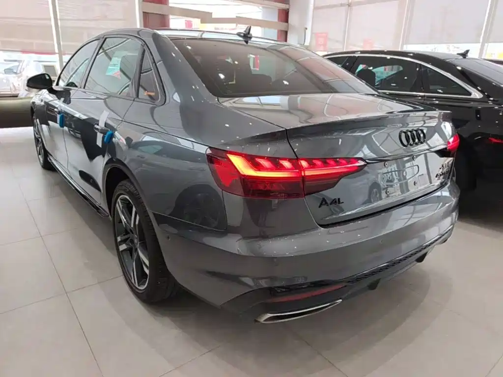 Audi A4 2023