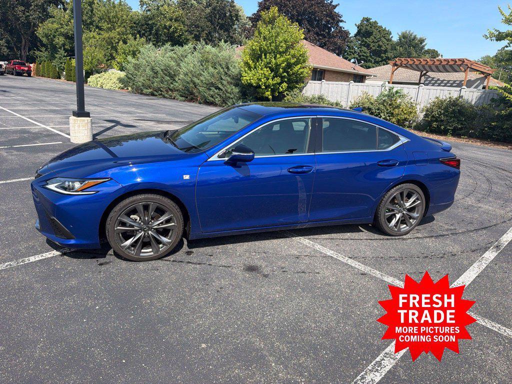 Lexus ES 2021