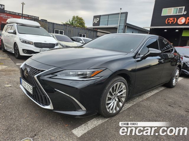 Lexus ES 2023