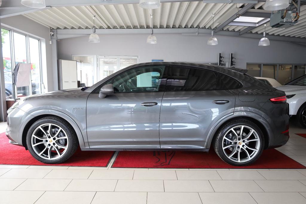 Porsche Cayenne 2022