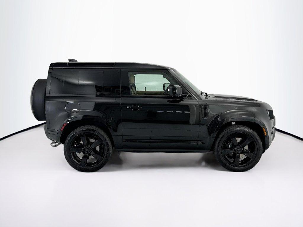 Land Rover Defender 2026