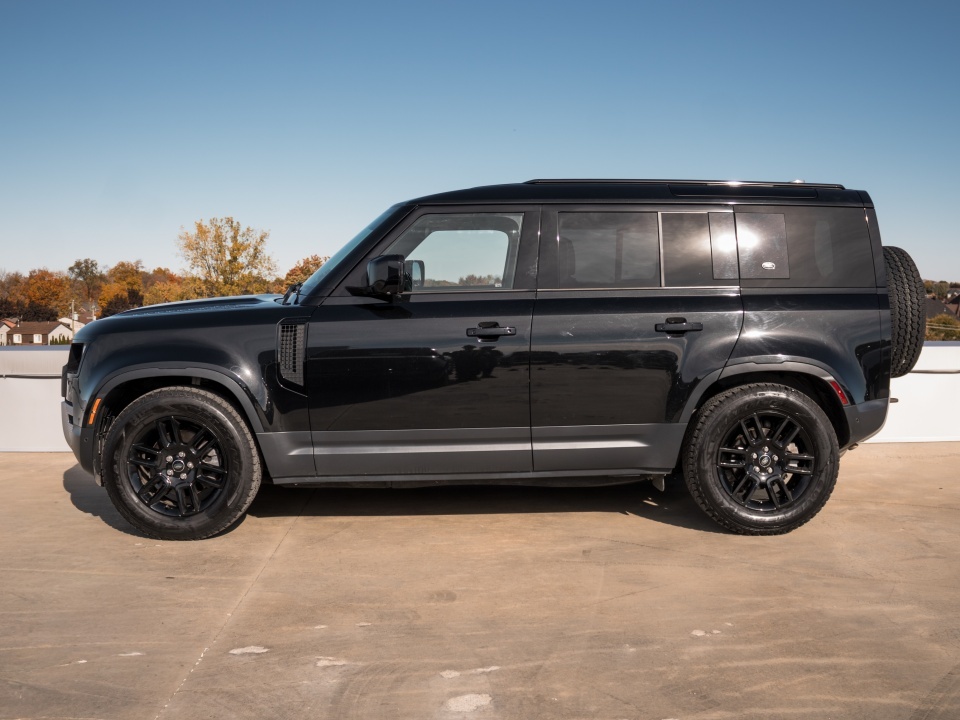 Land Rover Defender 2023