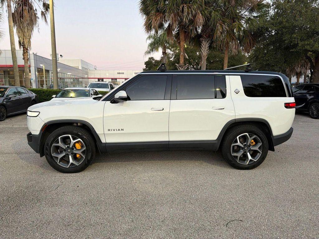 Rivian R1S 2023