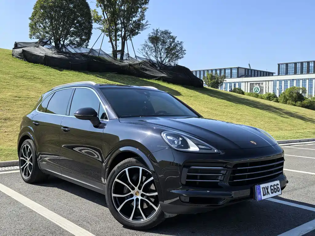Porsche Cayenne 2022