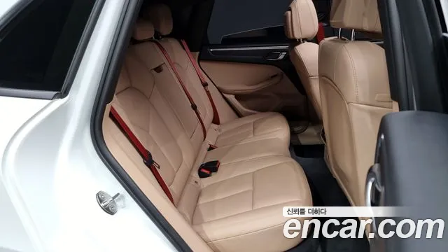 Porsche Macan 2021