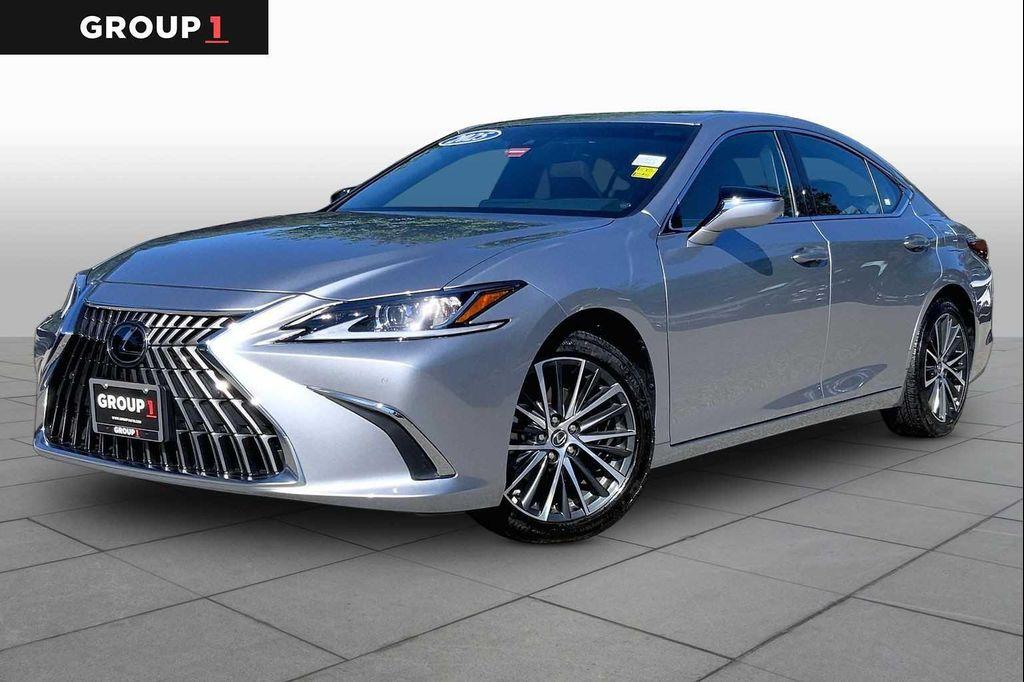 Lexus ES 2025